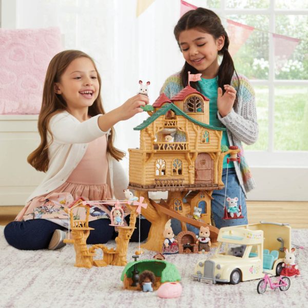 Adventure Tree House Calico Critters Gift Set