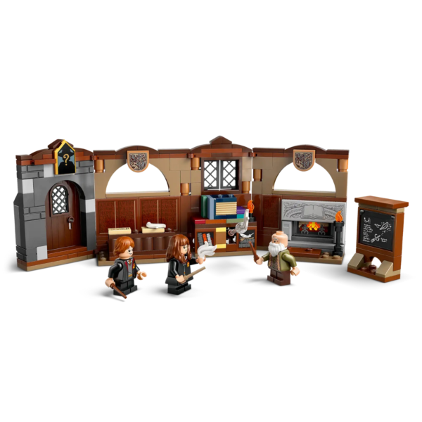 LEGO 76442 Harry Potter Hogwarts Castle Charms Class