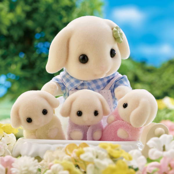 Flora Rabbit Family Calico Critters CC2158