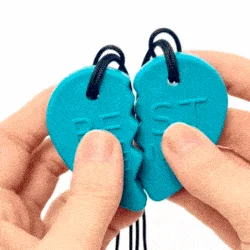 ARK Best Friends Split Heart Chewable Necklace Medium Firm Bending