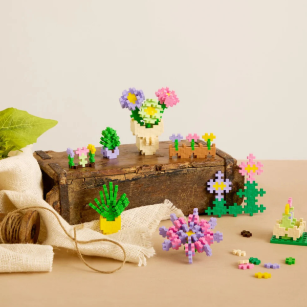 Plus Plus Learn to Build Flower Shop